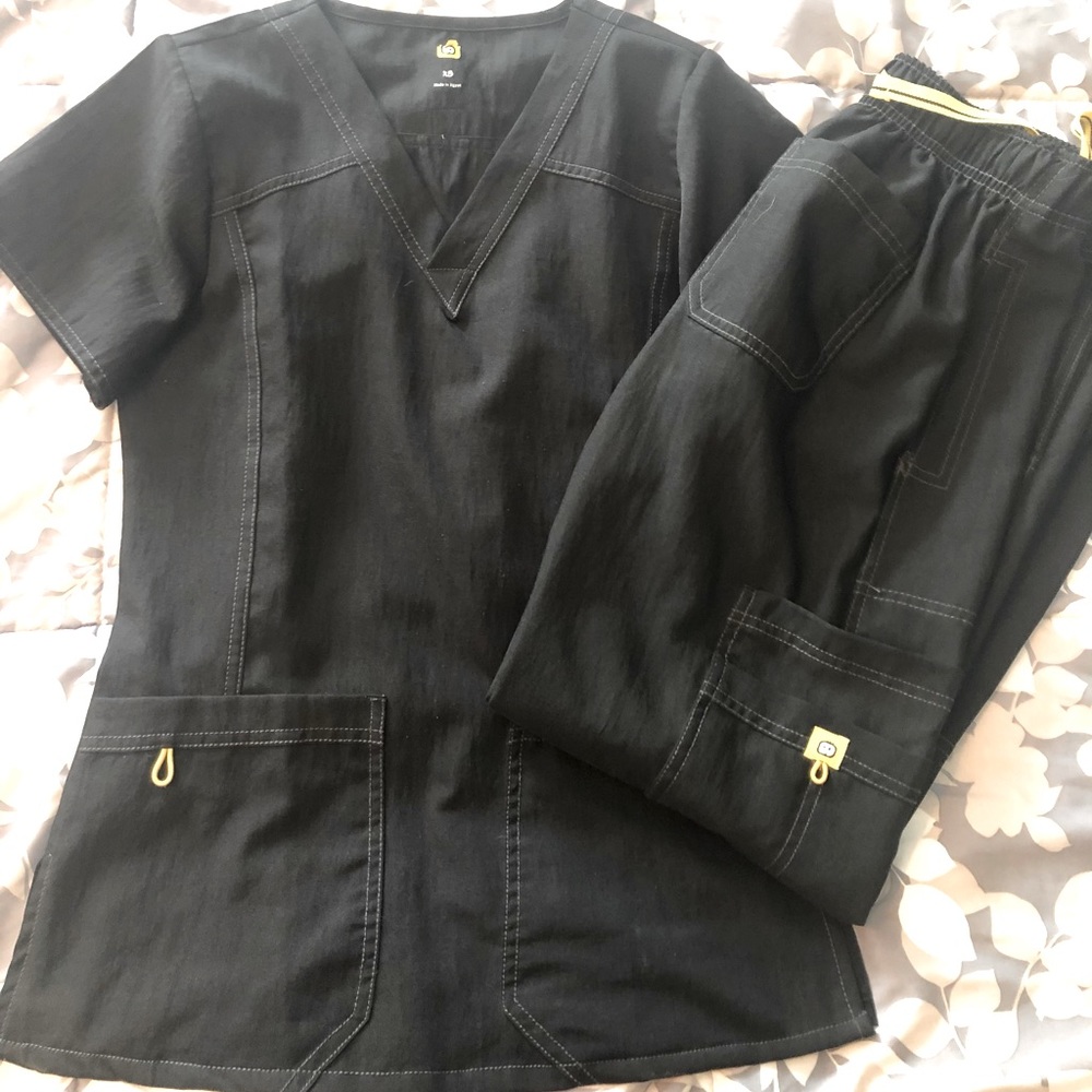 Black scrubs set